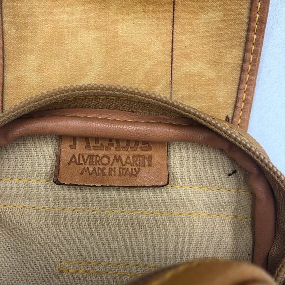 Alverio Martin Classe Geo Tan Leather Crossbody Bag - Picture 9 of 16